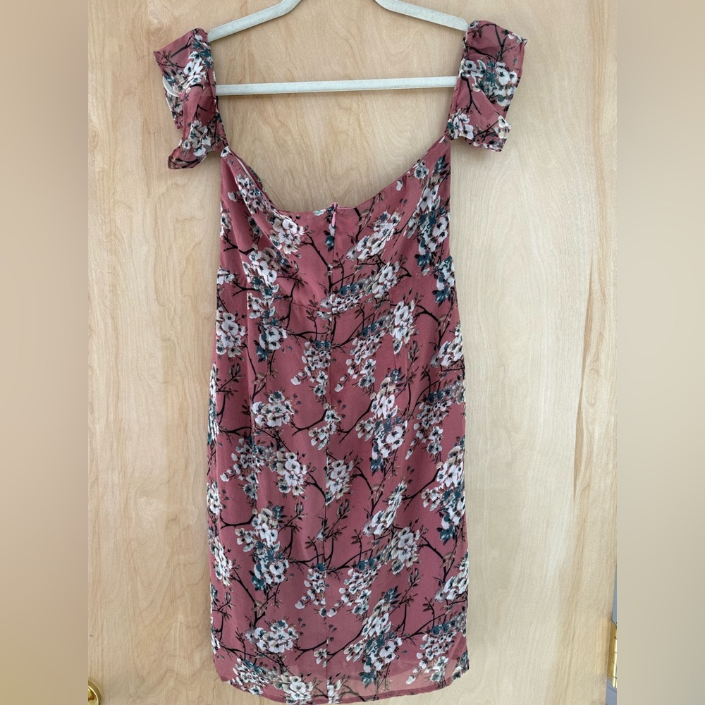 Missguided Floral Pink Dress with off the shoulder details: M - Picture 6 of 10